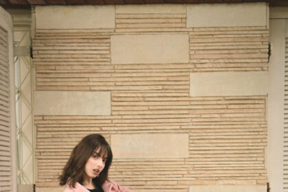 Sukienka do pracy – jak wyglądać profesjonalnie i kobieco jednocześnie?